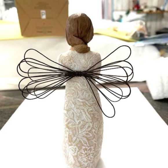 Willow Tree Remembrance Angel Figurine - Picture 4 of 7